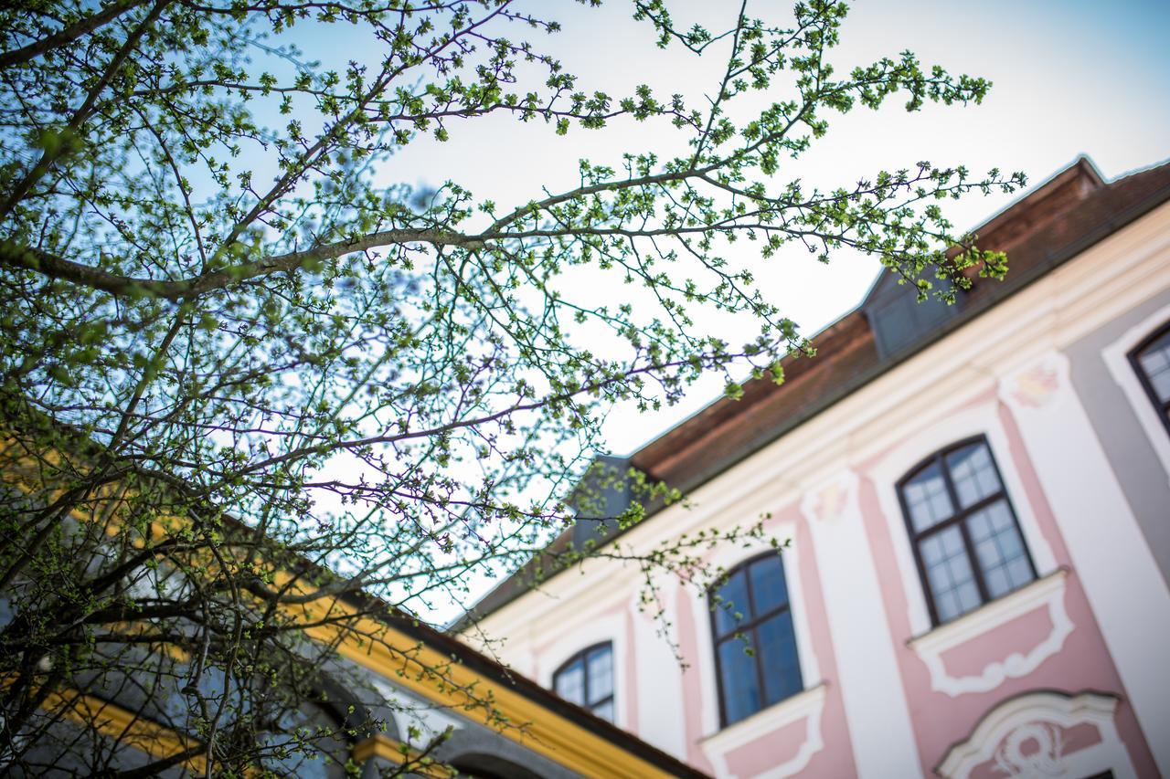 Hotel Schloss Leitheim Exterior foto